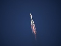 China Kirim 3 Astronaut ke Luar Angkasa, Lakukan Hal Ini