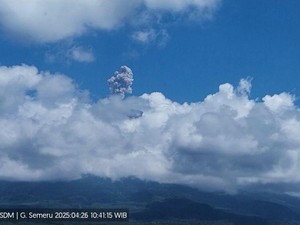 Semeru Erupsi 6 Kali Hari Ini, Tinggi Kolom Abu Capai 800 Meter