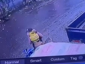 Aksi Pencurian Tabung Gas di Palembang Terekam CCTV