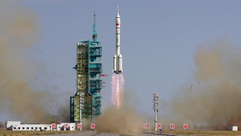 China kirim tiga Astronaut. (China Daily via REUTERS)