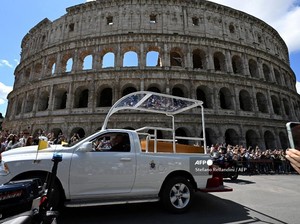 400 Ribu Orang Penuhi Vatikan-Jalan di Roma saat Pemakaman Paus Fransiskus