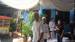 Suasana Rumah Duka Bunda Iffet di Potlot, Ganjar Pranowo-Armand Maulana Takziah