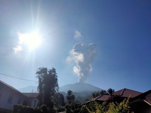 Video: Gunung Marapi Erupsi Lagi, Semburkan Abu Vulkanik Setinggi 1 Km