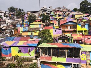 Dulu Suram, Kini Warna-warni Kampung Pelangi Cerah Kembali