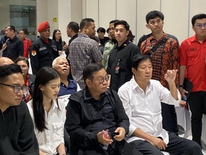 Pramono Melayat ke Rumah Duka Anggota DPRD DKI Brando Susanto
