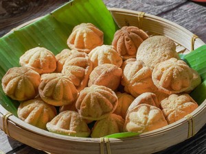 Resep Kuih Bahalu Malaysia yang Empuk Legit Untuk Ngopi