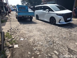 Warga Keluhkan Jalan Poros Gowa-Takalar di Bontoramba 4 Tahun Rusak Parah