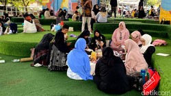 Asyiknya Ajak Anak Bermain ke Taman Film Bandung
