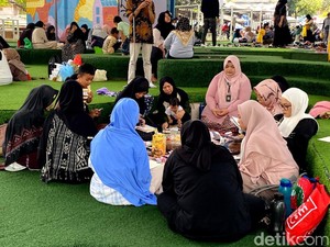 Asyiknya Ajak Anak Bermain ke Taman Film Bandung
