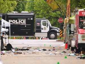 Dunia Hari Ini: Sebuah Mobil Tabrak Festival di Kanada, 11 Orang Tewas