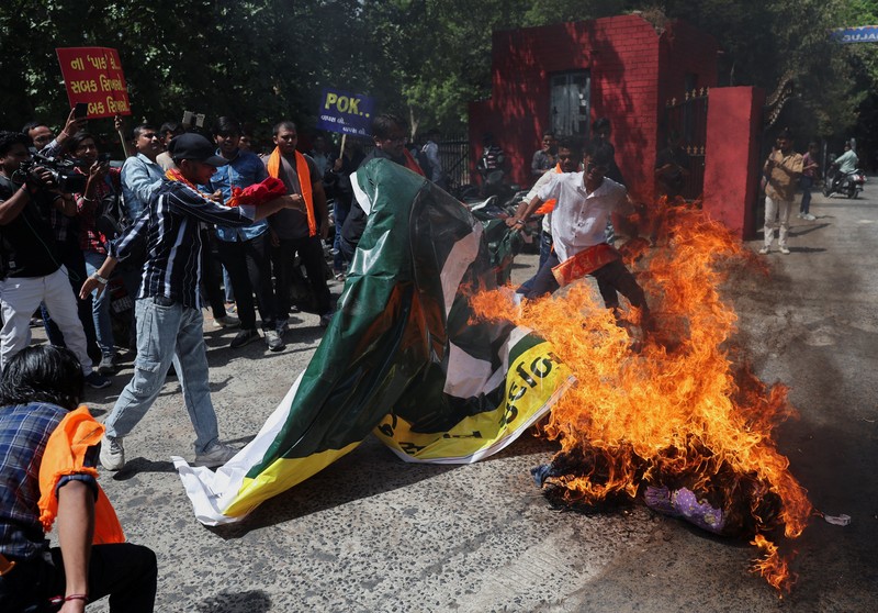 Hubungan antara India dan Pakistan terus memanas. Pasukan kedua negara terlibat saling tembak di wilayah Kashmir yang disengketakan. (REUTERS/Anushree Fadnavis) Hubungan antara India dan Pakistan terus memanas. Pasukan kedua negara terlibat saling tembak di wilayah Kashmir yang disengketakan. (REUTERS/Anushree Fadnavis)