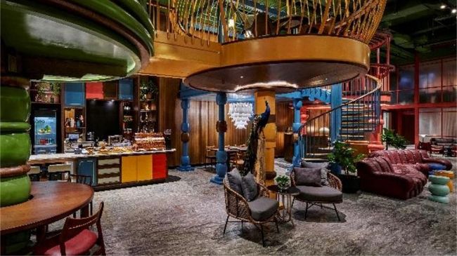 Penuh Warna, 25hours Hotel The Oddbird Resmi Hadir di Asia