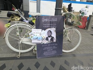 Video: Wujud Ghost Bike untuk Kenang Pesepeda yang Tewas di Jalan Thamrin