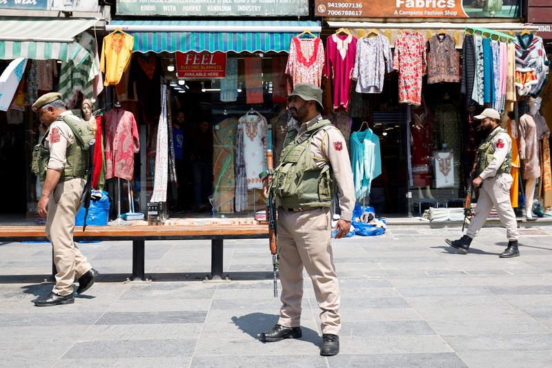 Hubungan antara India dan Pakistan terus memanas. Pasukan kedua negara terlibat saling tembak di wilayah Kashmir yang disengketakan. (REUTERS/Anushree Fadnavis) Hubungan antara India dan Pakistan terus memanas. Pasukan kedua negara terlibat saling tembak di wilayah Kashmir yang disengketakan. (REUTERS/Anushree Fadnavis)