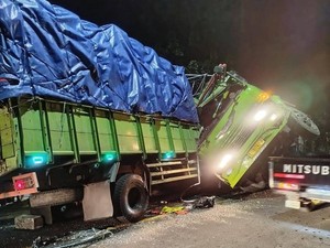 Tabrakan Beruntun Tiga Truk di Bojonegoro, Satu Sopir Terjepit