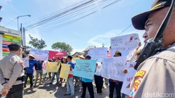 Kejari Ponorogo Didesak Warga Temon Dugaan Penyelewengan Dana Desa