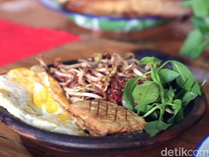 Kuliner Nasi Pecok-Docang Pee Tayu Pati Makin Berkembang Dibantu KUR Mikro