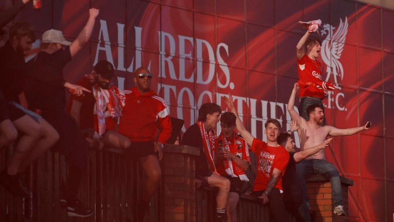 Liverpool resmi menjadi juara Liga Inggris musim 2024/2025 usai mengalahkan Tottenham Hotspur dengan skor telak 5-1 di Stadion Anfield pada Minggu (27/4/2025) waktu setempat. (REUTERS/Phil Noble)