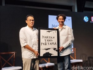 Reza Rahadian Terbitkan Buku Mereka yang Pertama, Nulisnya di Notes HP
