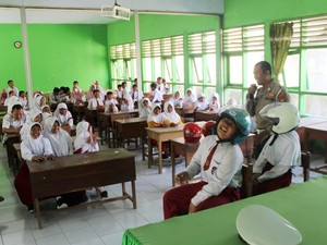 Siswa di Trenggalek Ditanamkan Disipilin Lalin Lewat Police Goes to School