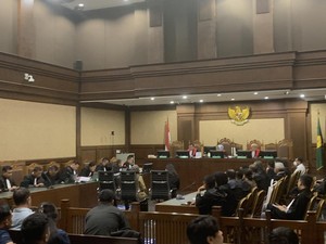 Istri dan 2 Anak Makelar Zarof Ricar Bersaksi Tanpa Disumpah di Sidang