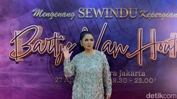Vina Panduwinata Kilas Balik Kenangan Sewindu Kepergian Bartje Van Houten
