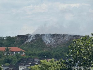 Asap Tebal dari TPA Mandung Ganggu Warga Tabanan Hampir 2 Tahun
