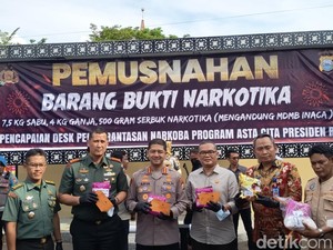 Polrestabes Makassar Musnahkan 12 Kg Sabu-Ganja Asal China Senilai Rp 19 M