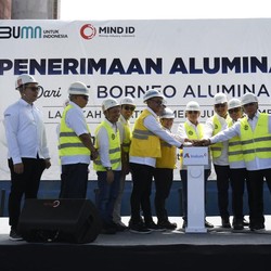 Perdana! Inalum Terima Alumina dari Proyek SGAR Mempawah