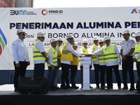 Perdana! Inalum Terima Alumina dari Proyek SGAR Mempawah