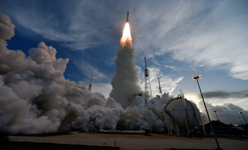 Roket Atlas V milik United Launch Alliance lepas landas membawa satelit jaringan internet Project Kuiper milik Amazon dari Cape Canaveral Space Force Station di Cape Canaveral, Florida, Amerika Serikat, Senin (28/4/2025). (REUTERS/Steve Nesius) Roket Atlas V milik United Launch Alliance lepas landas membawa satelit jaringan internet Project Kuiper milik Amazon dari Cape Canaveral Space Force Station di Cape Canaveral, Florida, Amerika Serikat, Senin (28/4/2025). (REUTERS/Steve Nesius)