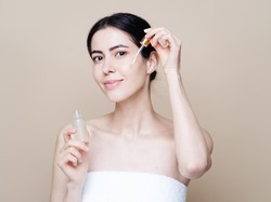 7 Rekomendasi Skincare yang Mengandung Glycolic Acid Agar Kulit Tidak Kusam 7 Rekomendasi Skincare yang Mengandung Glycolic Acid Agar Kulit Tidak Kusam