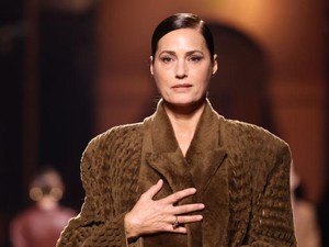 Curhat Yasmin Le Bon Derita Sakit Punggung Usai Bertahun-Tahun Jadi Model