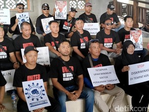 Puluhan Buruh Geruduk Puspem Badung, Sampaikan 19 Poin Tuntutan