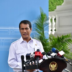 Mentan Amran Menggebrak 4 Bulan Serap Beras 1,88 Juta Ton Tanpa Impor