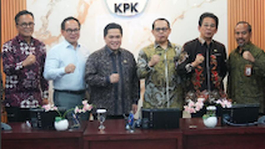 Menteri BUMN Erick Thohir, Wakil Menteri BUMN Kartika Wirjoatmodjo, Dony Oskaria, Sekretaris Menteri BUMN Bapak Rabin Indrajad Hattari, serta Deputi KBUMN, melakukan pertemuan dengan Wakil Ketua KPK Bapak Agus Joko Pramono dan Bapak Johanis Tanak beserta jajaran. (Instagram/erickthohir)