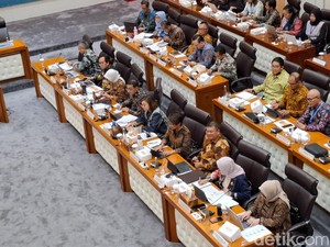 Menteri Ekonomi Kreatif Usul Dana Abadi buat Pembiayaan