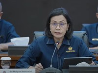 Dolar AS Nyaris Sentuh Rp17.000, Ini Penjelasan & Analisa Sri Mulyani