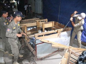 Pemkot Palembang Tertibkan PKL di Kawasan 16 Ilir Malam Hari