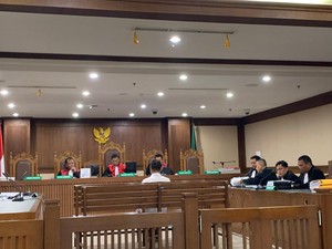 Eks Direktur Askrindo Nangis Ingat Anak Saat Baca Pleidoi: Saya Ingin Pulang