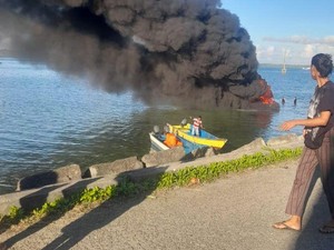 Speedboat Hendak Jemput Bupati Tanimbar Terbakar di Pelabuhan, 2 Orang Luka