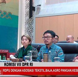 Perang Dagang Bawa Petaka, RI Dihajar Baju Impor-Jadi Pusat Barang KW