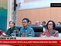 Perang Dagang Bawa Petaka, RI Dihajar Baju Impor-Jadi Pusat Barang KW