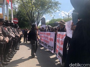 Aksi May Day di Kalteng Tuntut Perlindungan bagi Buruh Sawit