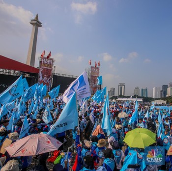 Menyemut! Penampakan Buruh Mulai Padati Monas untuk Peringati May Day