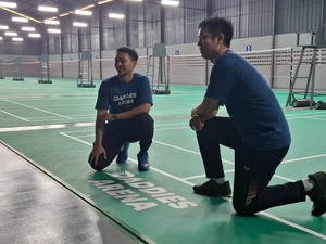 Hendra/Ahsan Buka Bisnis Lapangan Bulutangkis Daddies Arena