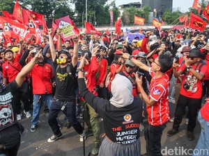 Buruh Demo di Gedung DPR/MPR Hari Ini, Sampaikan 6 Tuntutan