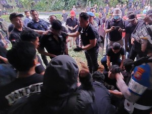Polisi: Kelompok Anarko Susupi Demo May Day, Lempari Mobil di Tol DPR