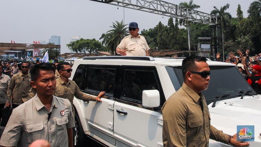 Presiden Prabowo Subianto menyampaikan pidato saat menghadiri peringatan Hari Buruh atau May Day di Monas, Jakarta, Kamis (1/5/2025). (CNBC Indonesia/Faisal Rahman) Presiden Prabowo Subianto menyampaikan pidato saat menghadiri peringatan Hari Buruh atau May Day di Monas, Jakarta, Kamis (1/5/2025). (CNBC Indonesia/Faisal Rahman)