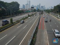 Suasana Ruas Jalan Sekitar Senayan - DPR Kosong Saat May Day